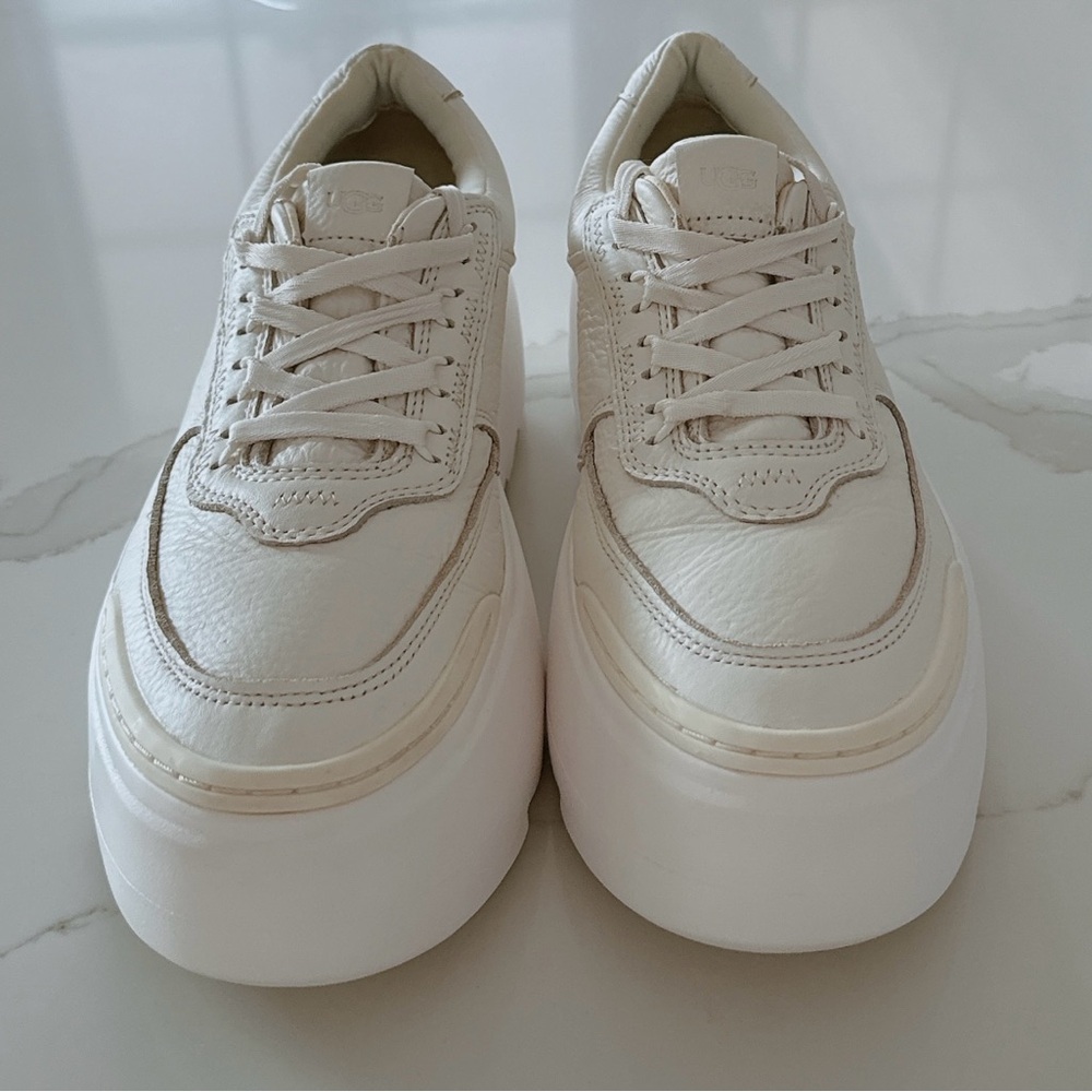 Women's UGG Lifestyle Shoes Low-top Marin Mega Lace White Size 9 - Picture 3 of 8